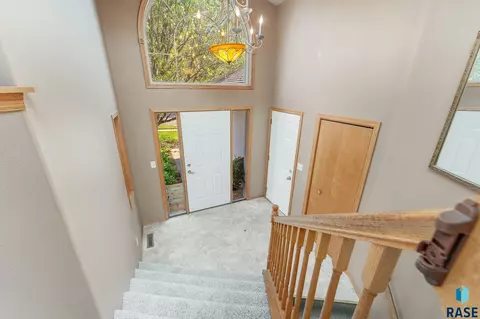 4901 E 4th St, Sioux Falls, SD 57110 photo 2