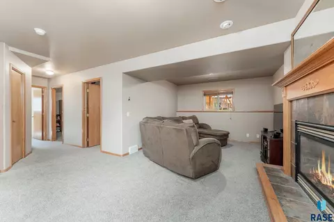 4901 E 4th St, Sioux Falls, SD 57110 photo 19