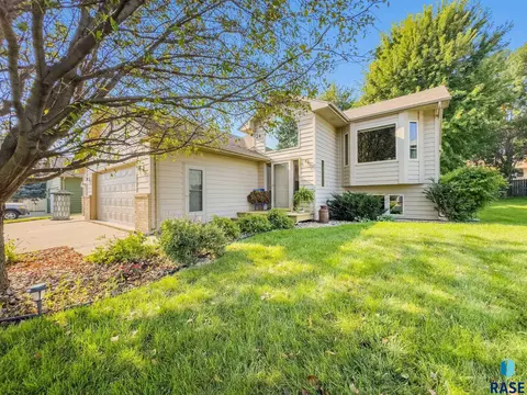 4901 E 4th St, Sioux Falls, SD 57110 photo 1