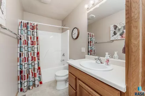4901 E 4th St, Sioux Falls, SD 57110 photo 13