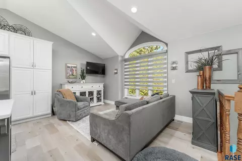 3011 E Micah Ln, Sioux Falls, SD 57103 photo 6