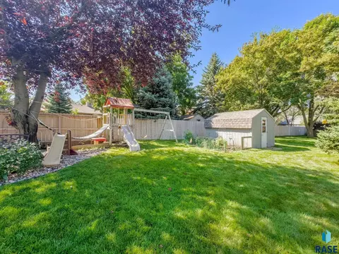 3011 E Micah Ln, Sioux Falls, SD 57103 photo 14