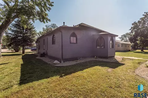 611 N 3rd St, Beresford, SD 57004 photo 23