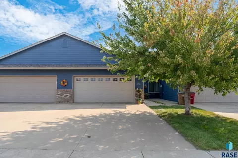 6706 S Tomar Rd, Sioux Falls, SD 57108 photo 1