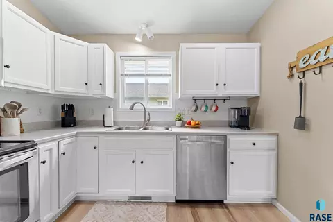 112 Deerview Ave, Tea, SD 57064 photo 8