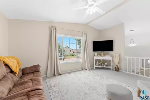 112 Deerview Ave, Tea, SD 57064 photo 5