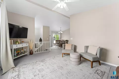 112 Deerview Ave, Tea, SD 57064 photo 2
