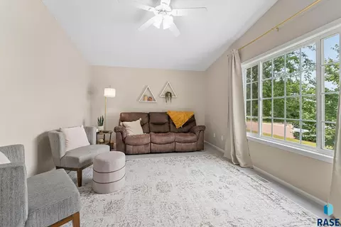 112 Deerview Ave, Tea, SD 57064 photo 4