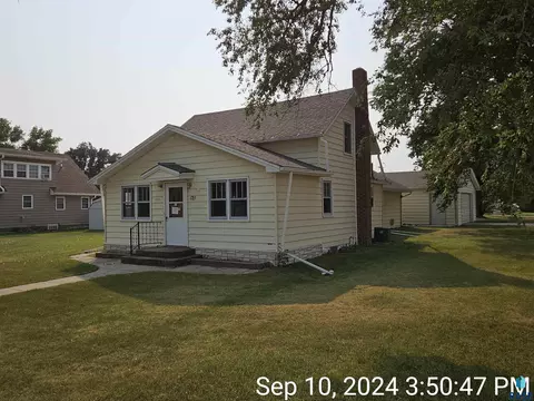 121 5th St, Ipswich, SD 57451 photo 3
