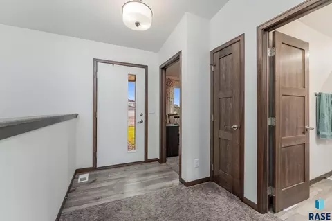 625 N Everest Ave, Tea, SD 57064 photo 4