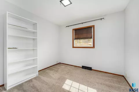 4104 E Walker Way, Sioux Falls, SD 57103 photo 12