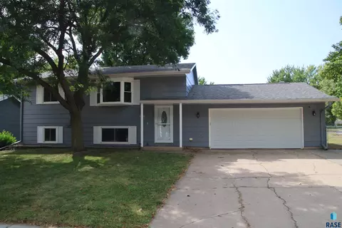 4501 S Plains Dr, Sioux Falls, SD 57106