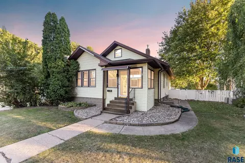 1021 W 15th St, Sioux Falls, SD 57104