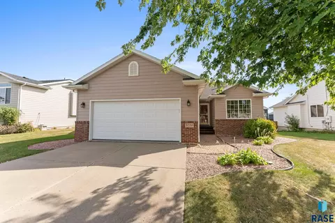 5208 S Mayo Dr, Sioux Falls, SD 57106