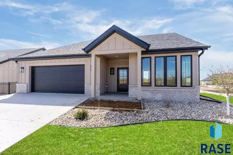 5821 E Rush St, Sioux Falls, SD 57110 photo 1
