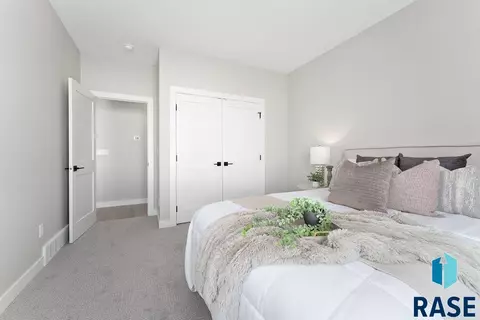 5821 E Rush St, Sioux Falls, SD 57110 photo 18