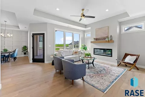 5821 E Rush St, Sioux Falls, SD 57110 photo 2