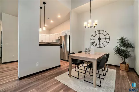 2305 E Cama Pl, Sioux Falls, SD 57108 photo 6