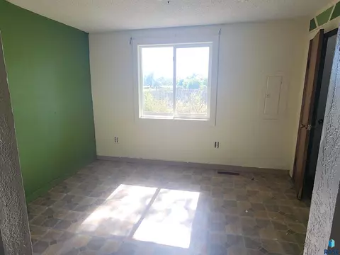 303 E 2nd St, Dell Rapids, SD 57022 photo 7