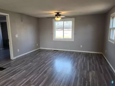 303 E 2nd St, Dell Rapids, SD 57022 photo 3