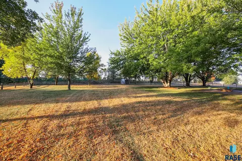 48178 Kim Cir, Brandon, SD 57005 photo 5
