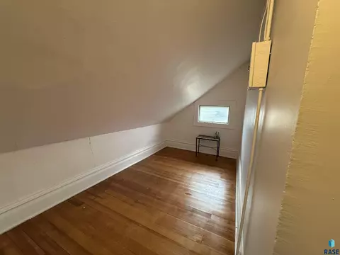 411 NE 3rd St, Madison, SD 57042 photo 17