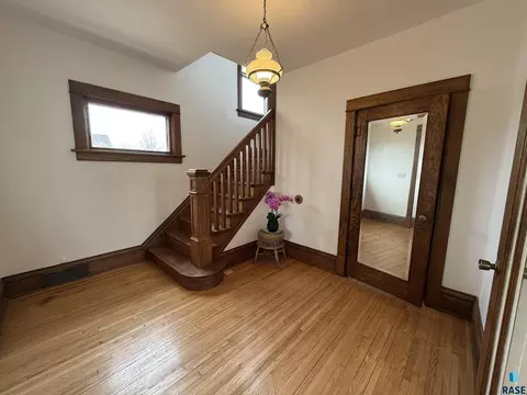 411 NE 3rd St, Madison, SD 57042 photo 3