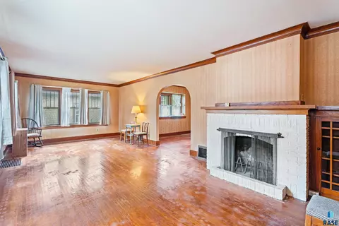 1611 S 1st Ave, Sioux Falls, SD 57105