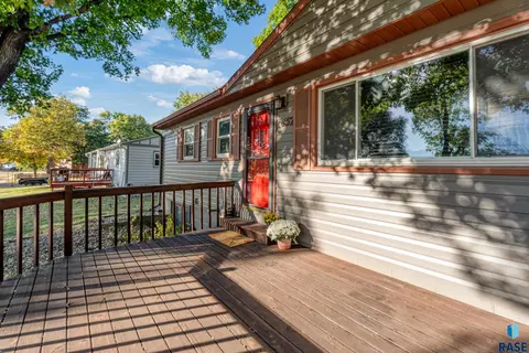 852 S Southeastern Ave, Sioux Falls, SD 57103