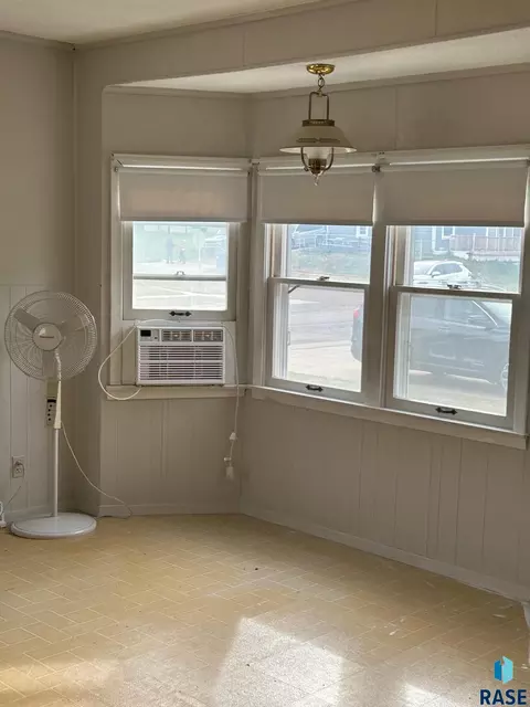 2008 E 6th St, Sioux Falls, SD 57103 photo 3