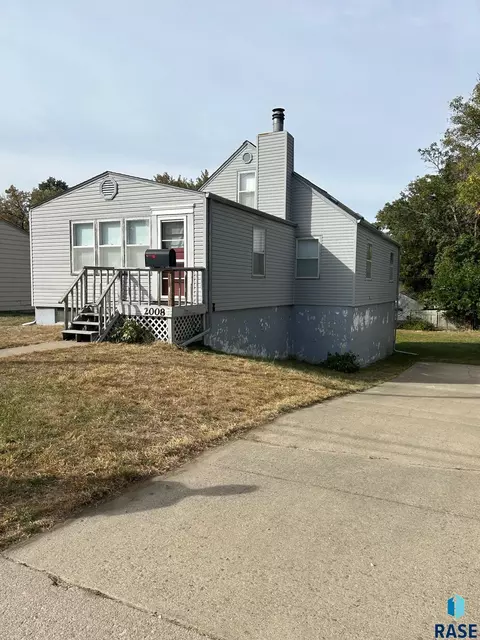 2008 E 6th St, Sioux Falls, SD 57103 photo 2