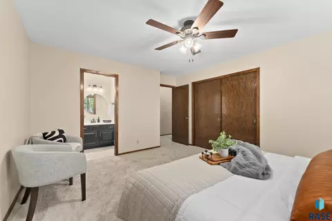 516 E Sunnybrook Dr, Sioux Falls, SD 57105 photo 10