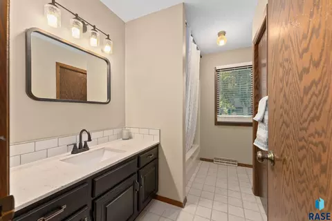 516 E Sunnybrook Dr, Sioux Falls, SD 57105 photo 13