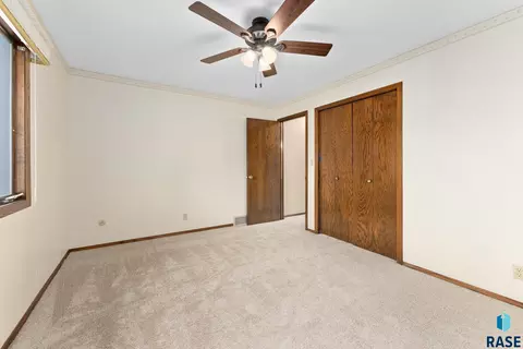516 E Sunnybrook Dr, Sioux Falls, SD 57105 photo 12