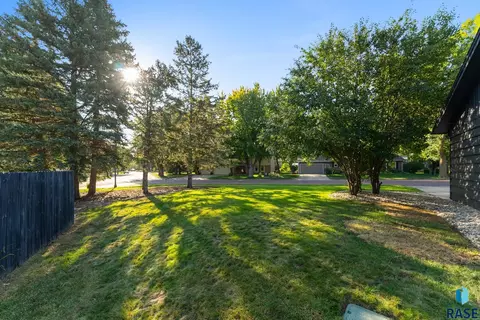 516 E Sunnybrook Dr, Sioux Falls, SD 57105 photo 19