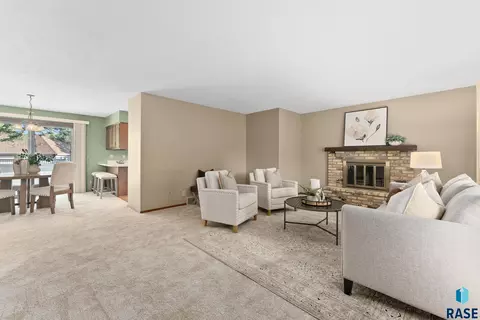 516 E Sunnybrook Dr, Sioux Falls, SD 57105 photo 4