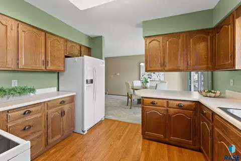 516 E Sunnybrook Dr, Sioux Falls, SD 57105 photo 8