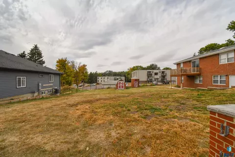 1505 S Gary Dr, Sioux Falls, SD 57103