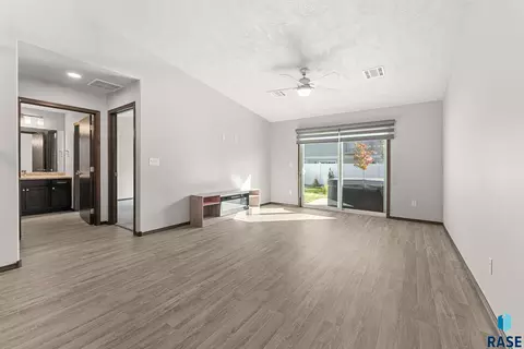 9007 W Gert St, Sioux Falls, SD 57106 photo 2