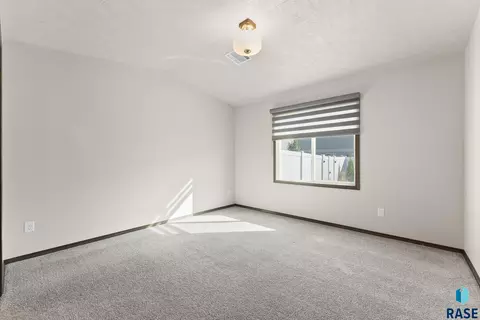 9007 W Gert St, Sioux Falls, SD 57106 photo 4