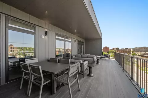 Exterior - 151 E 4th Pl #101, Sioux Falls, SD 57104 photo 1 of 4