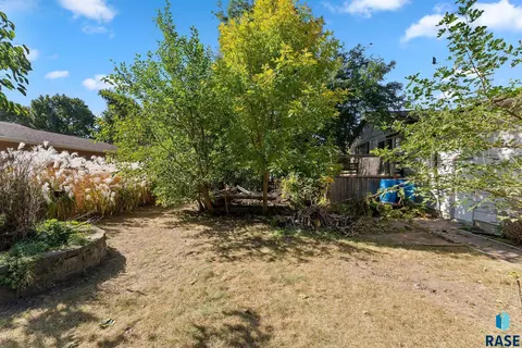 4005 Ronning Dr, Sioux Falls, SD 57103 photo 3