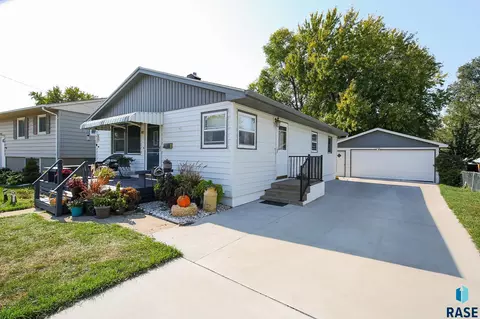 817 S Highland Ave, Sioux Falls, SD 57105