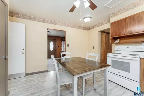 2901 S Willow Ave, Sioux Falls, SD 57105 photo 4