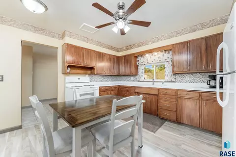 2901 S Willow Ave, Sioux Falls, SD 57105 photo 2