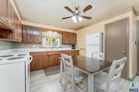 2901 S Willow Ave, Sioux Falls, SD 57105 photo 3