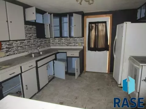 707 W 6th Ave, Mitchell, SD 57301 photo 8
