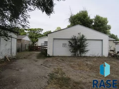 707 W 6th Ave, Mitchell, SD 57301 photo 5