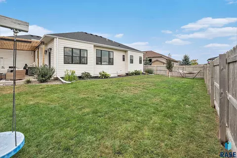 405 S Sunshine Ave, Brandon, SD 57005 photo 41