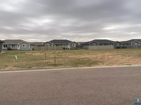 2717 E Palmer St, Brandon, SD 57005 photo 2